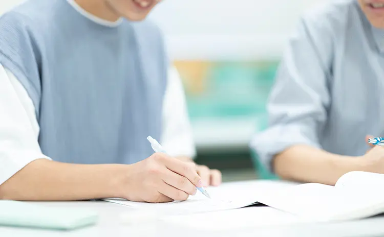 ライセンス講座と医学生講師イメージ
